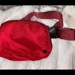 Lululemon everywhere belt bag NWT